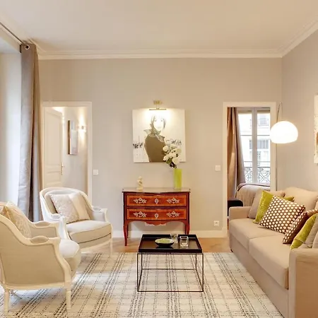 Halle Des Blanc Manteaux - 104011 Apartment *