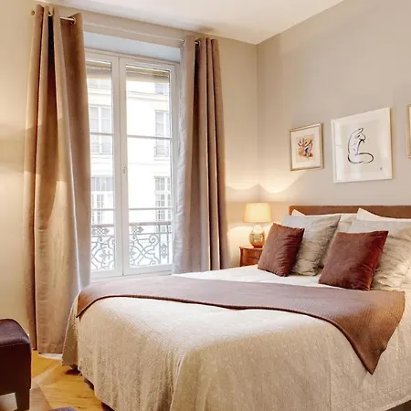 Apartment Halle Des Blanc Manteaux - 104011 Paris